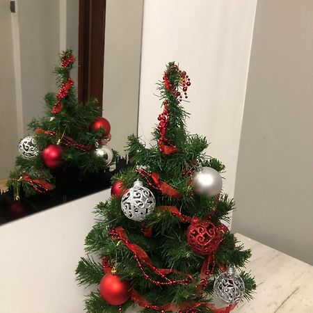 Modern Red Apartment Lviv Ngoại thất bức ảnh